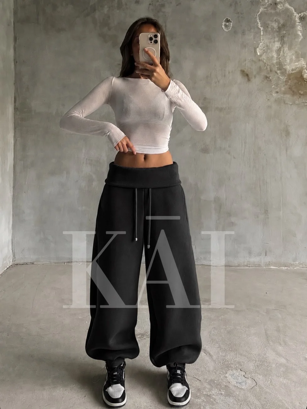 Nova Pants noir — silhouette de face
